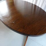 Baumann oval table
