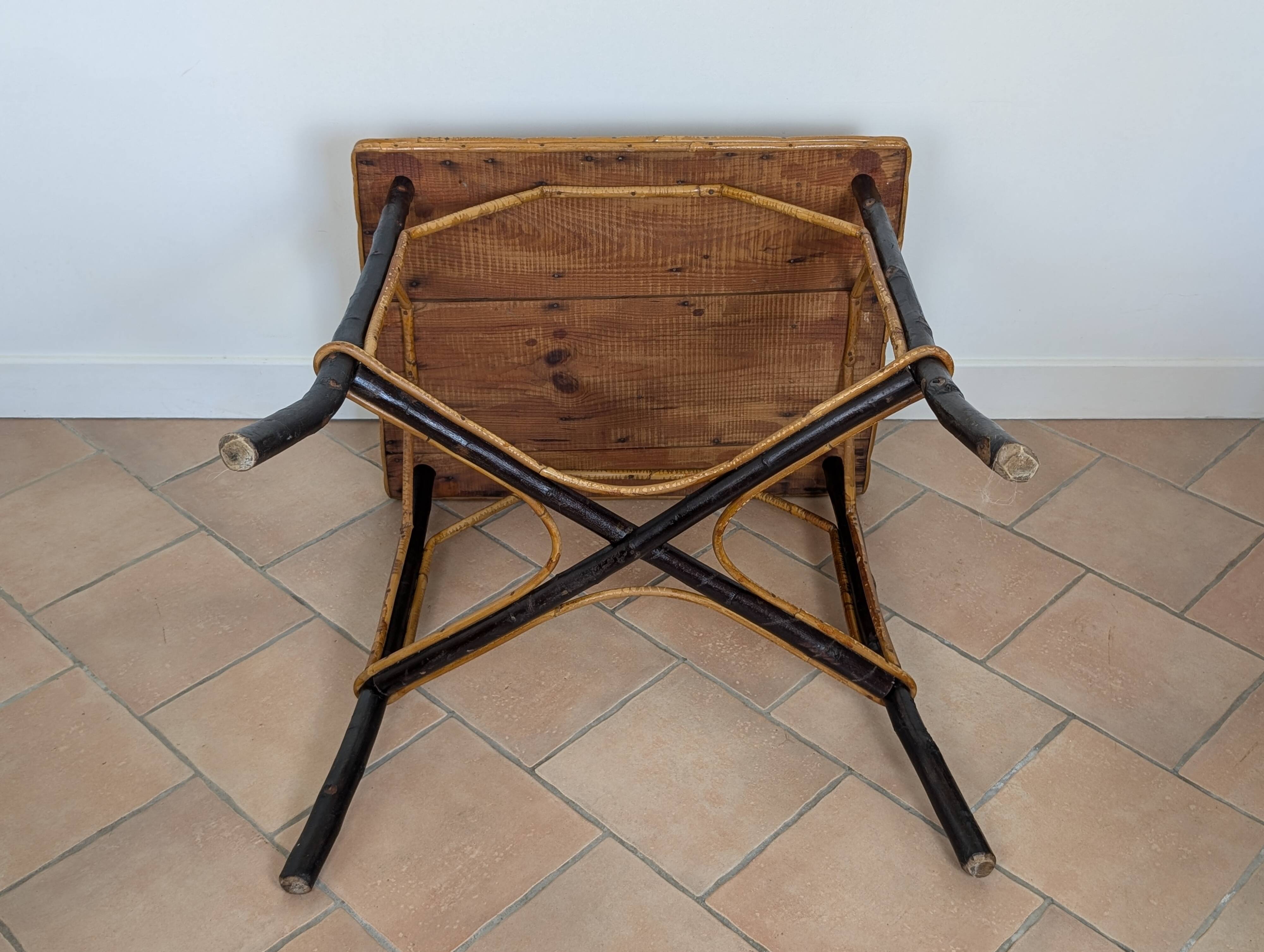 Table en bois et rotin 1920