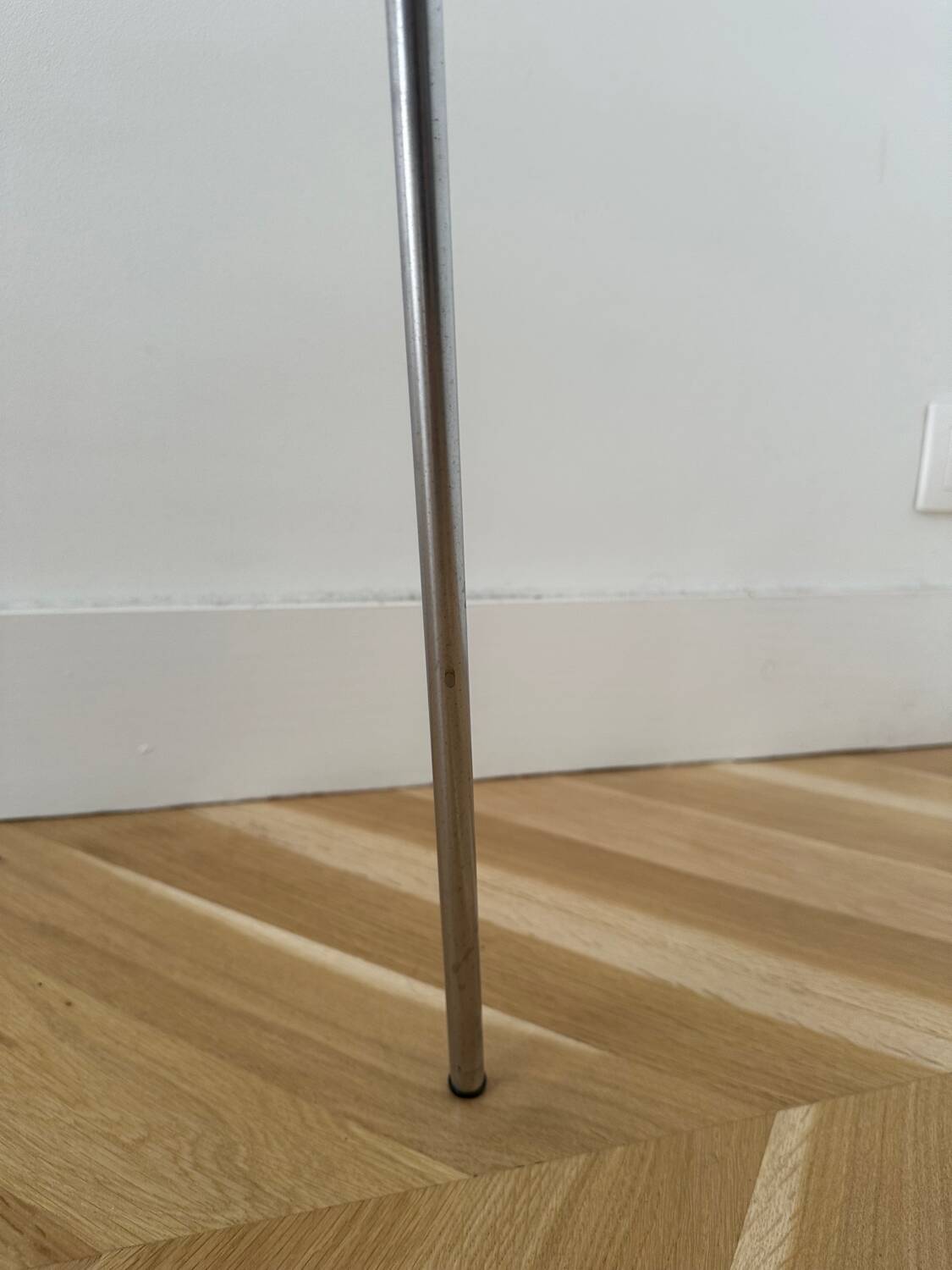 3 Arne Jacobsen Series 7 chairs