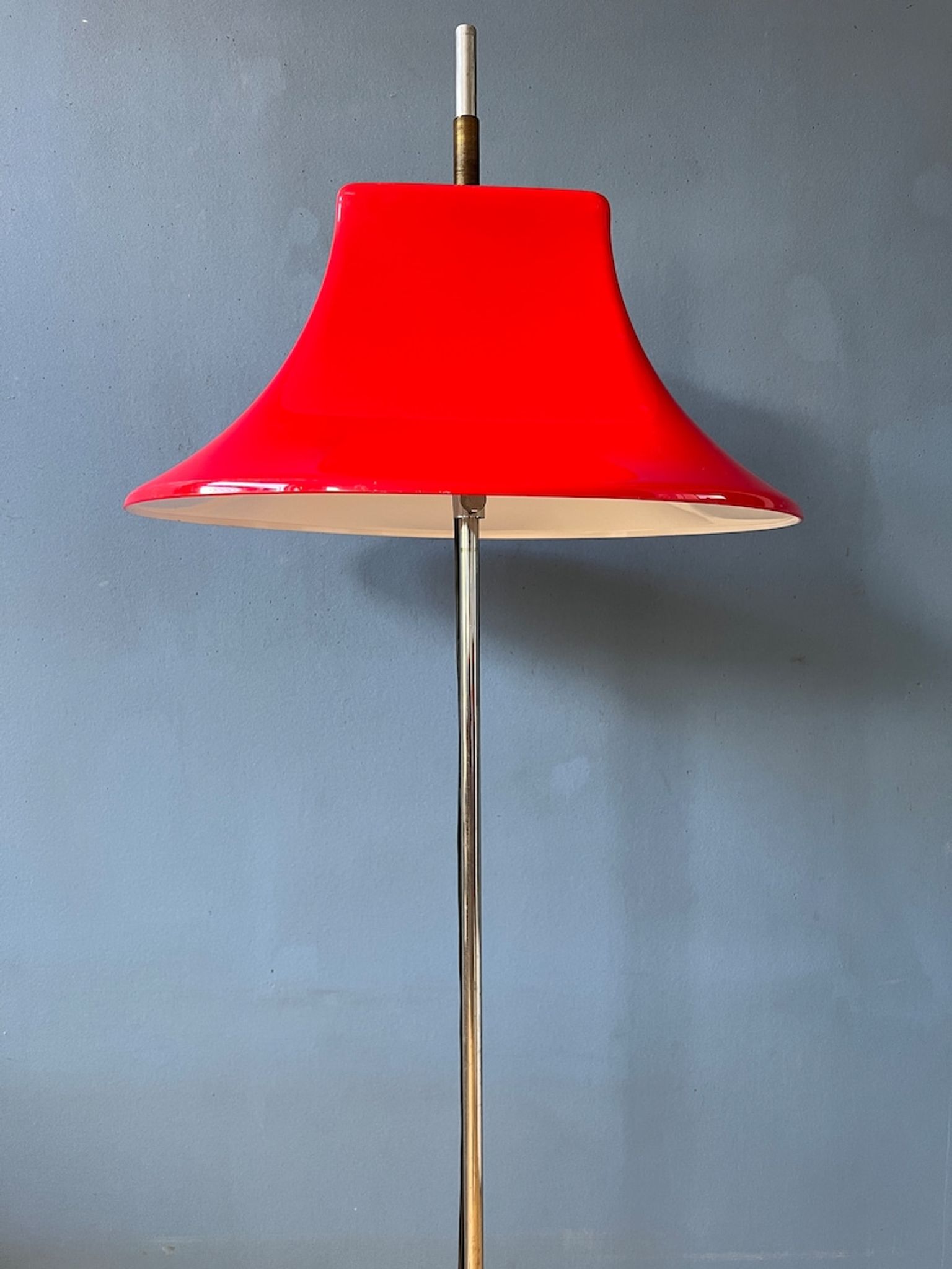 Lampadaire rouge Willem Hagoort