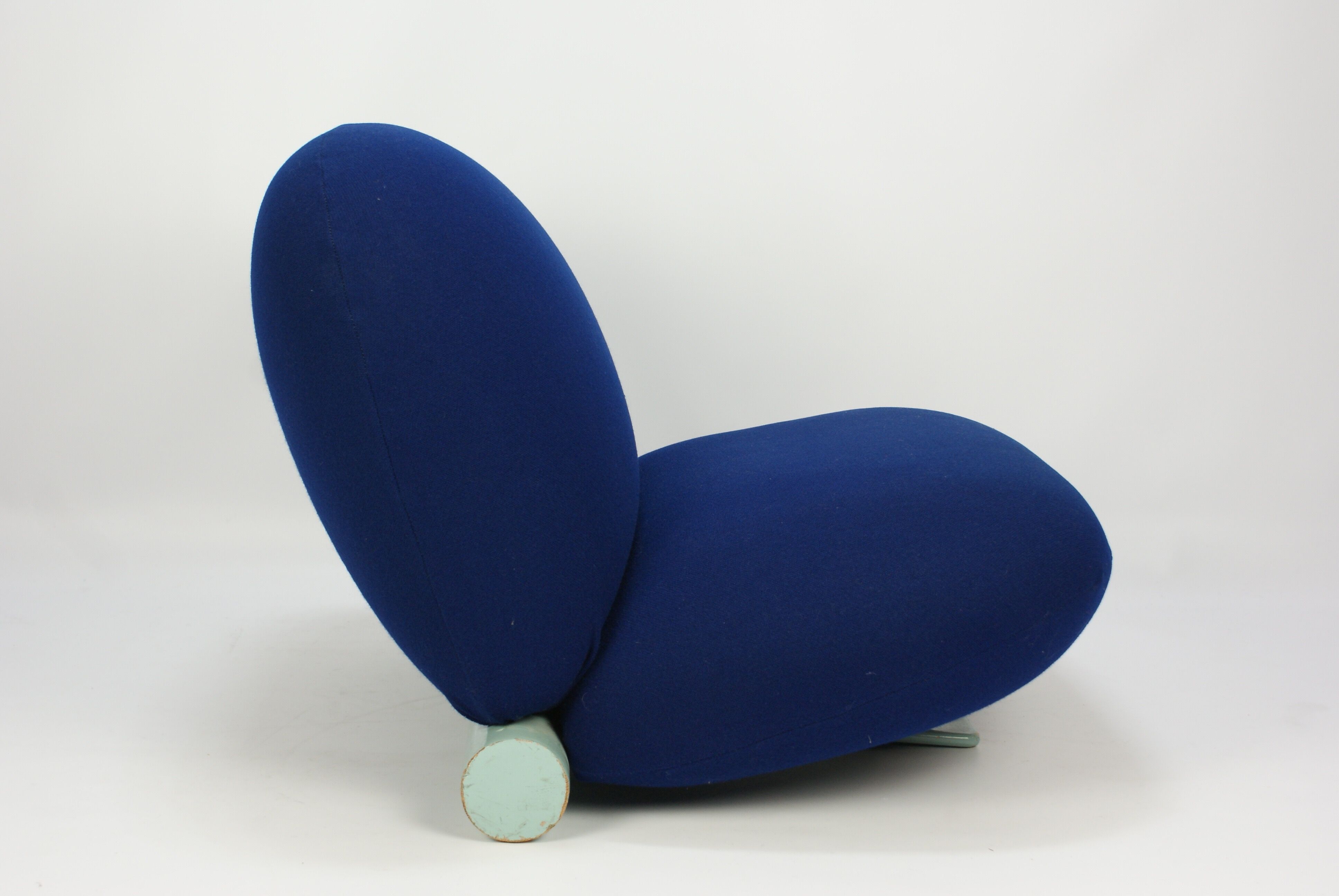Artifort 200 lounge chair by John Jenkins 1980