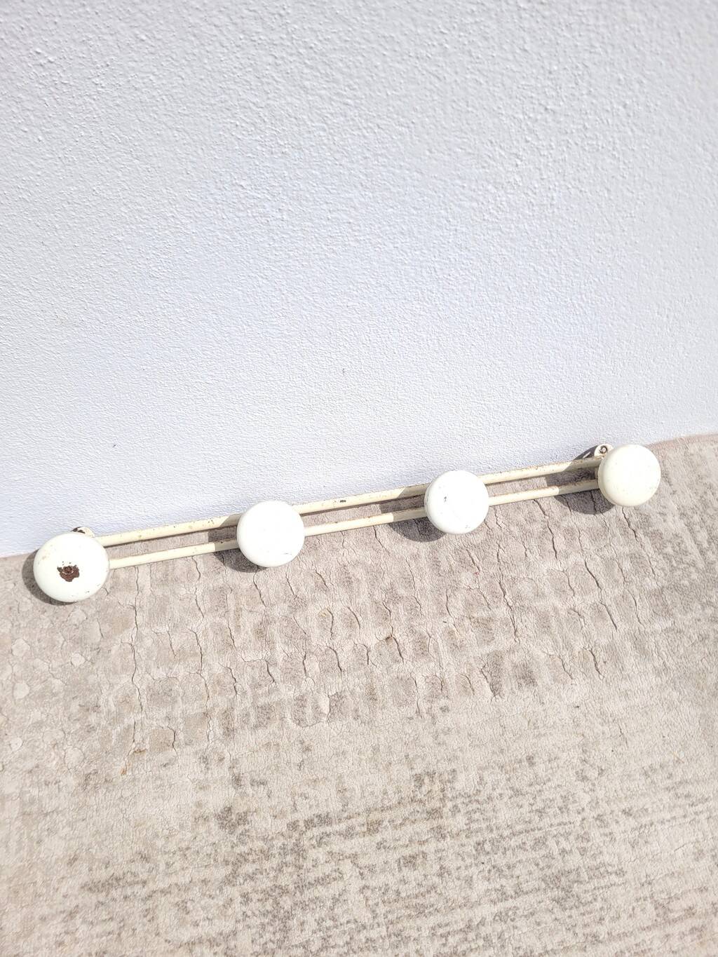 Vintage cream metal wall coat rack 4p