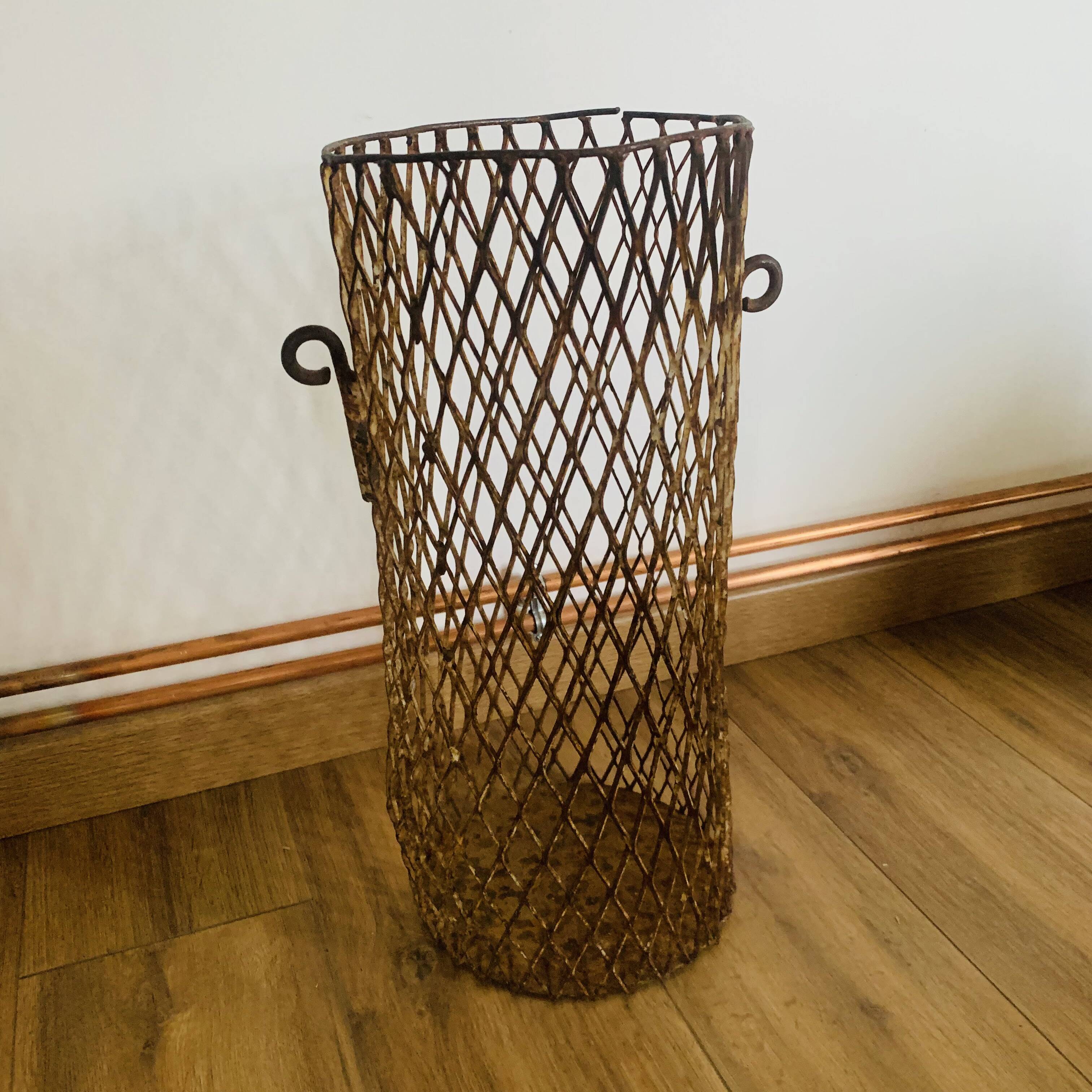 Metal umbrella stand