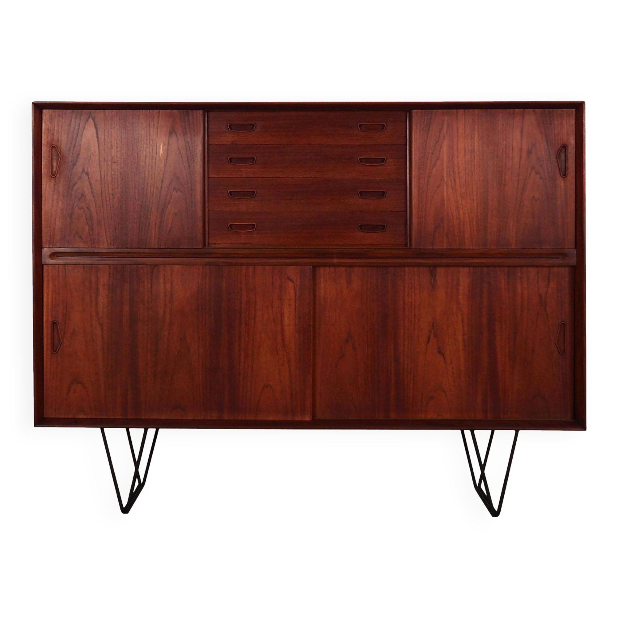 Buffet haut en teck, design danois, années 1970, production : Danemark