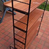 Shelf on foot
