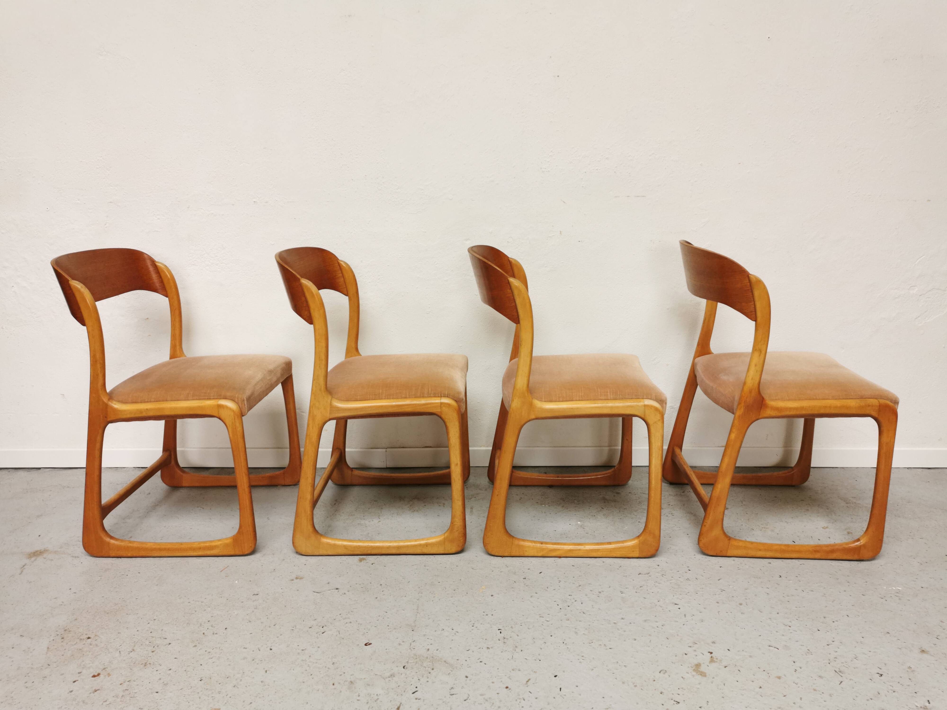 Series of 4 chairs Baumann Traineau