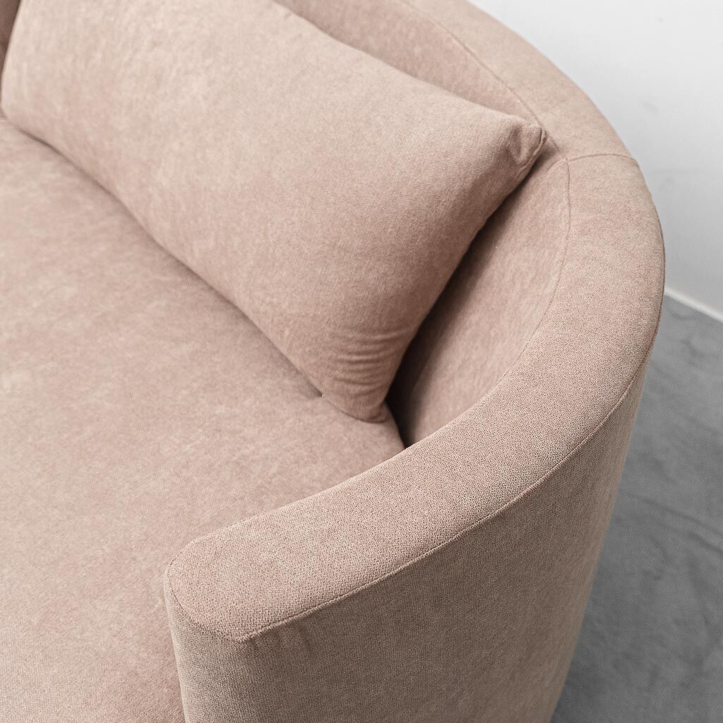 Vintage curved sofa in brown fabric – Italian design from the 1970s modernism