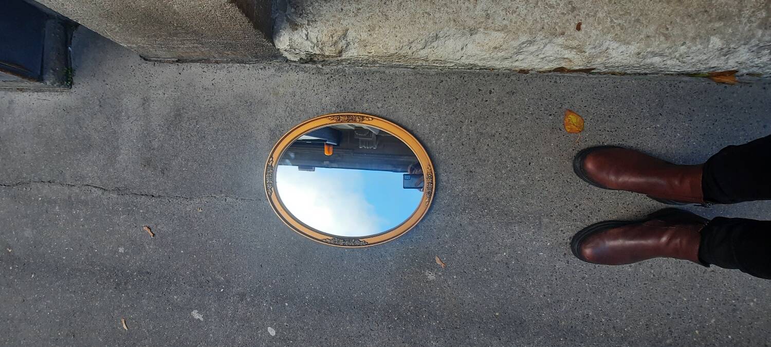 Oval mirror