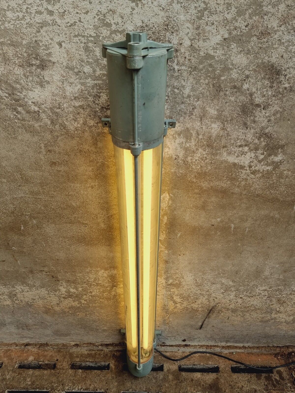 Lampe à tube industrielle ddr 163 cm