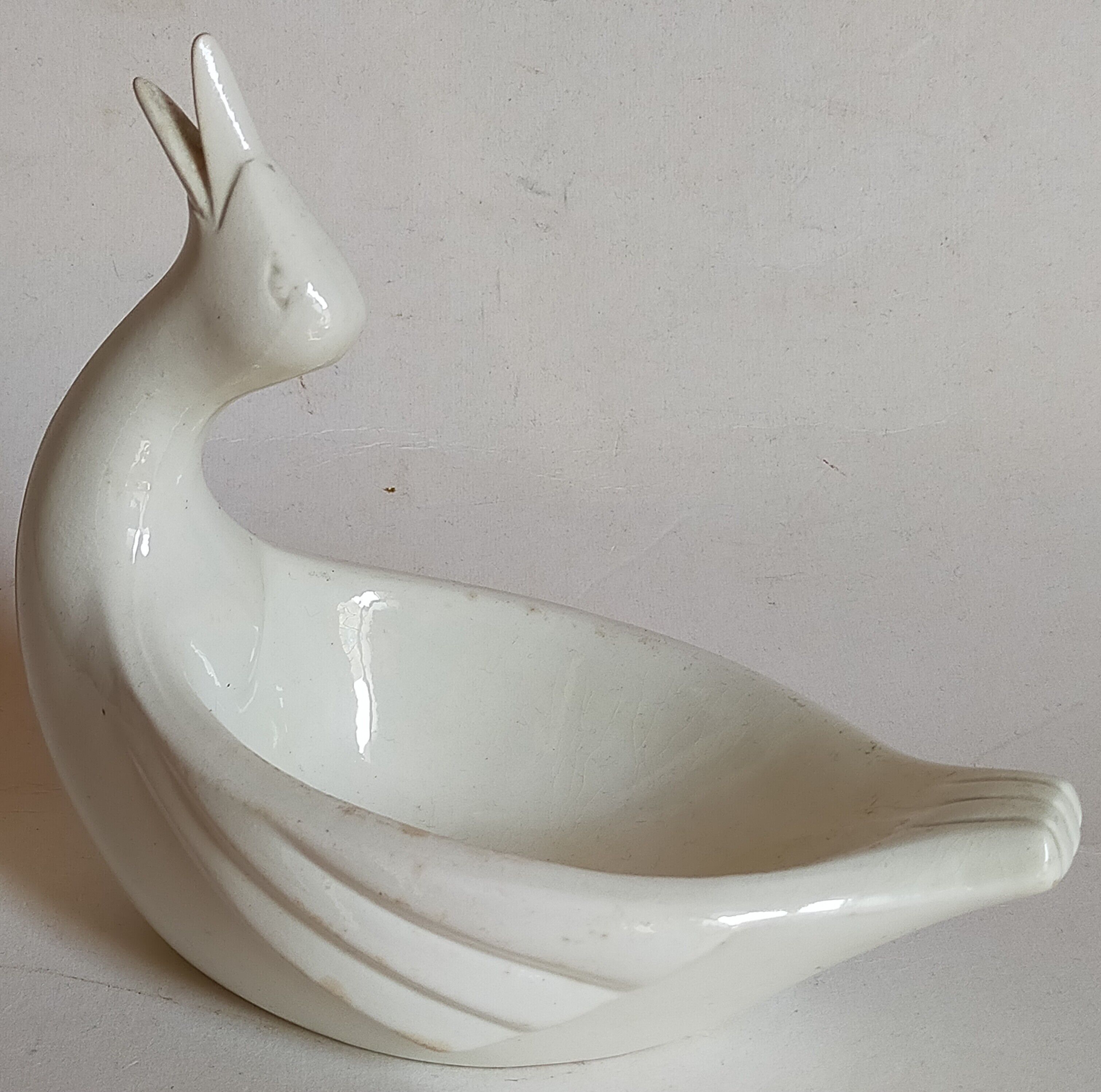 Empty pockets bird soap holder white ceramic Art-deco