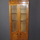 Vitrine Art nouveau en frêne et marqueterie de fleurs