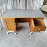 Bureau de maître d’école des années 50
