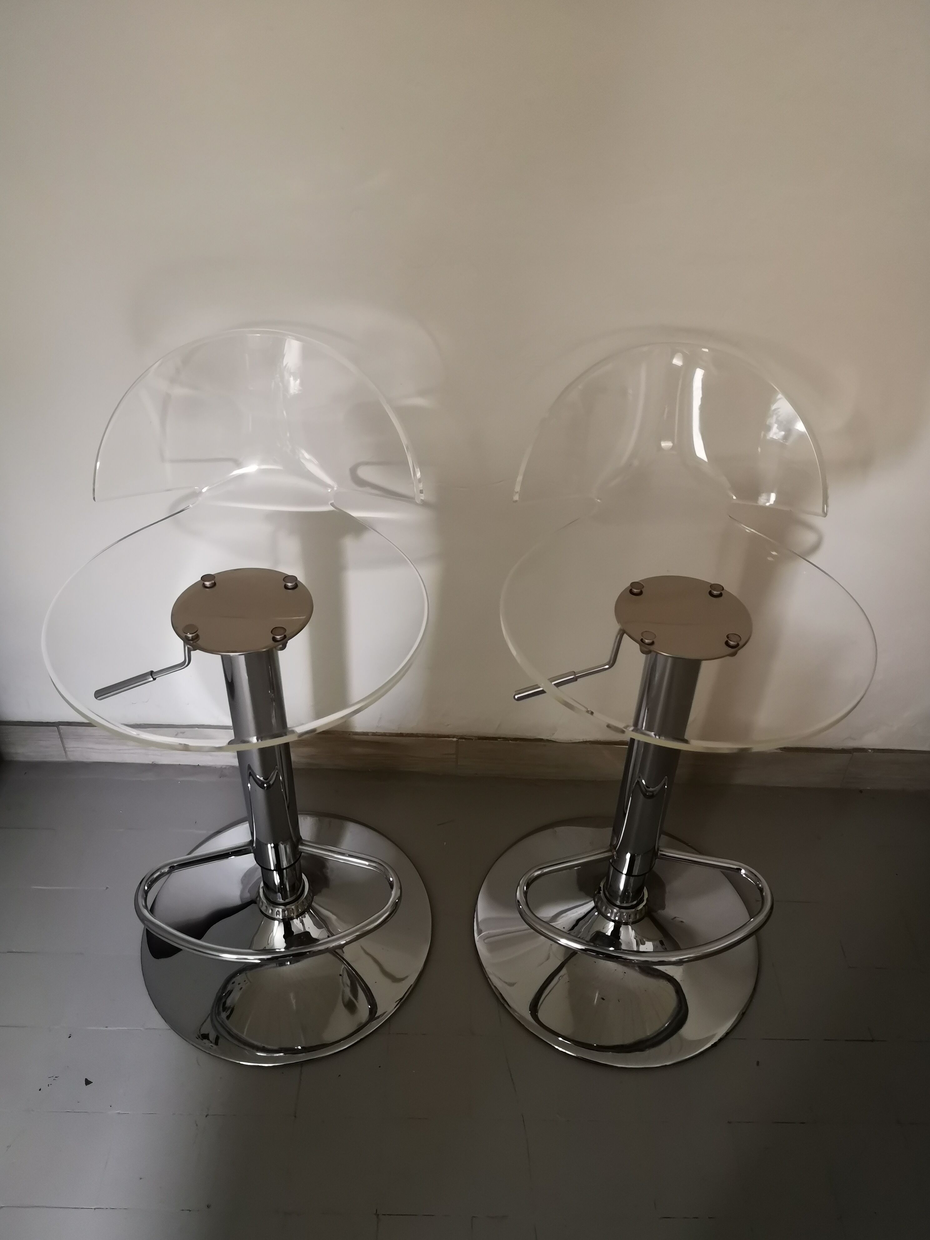 2 plexiglass bar stools