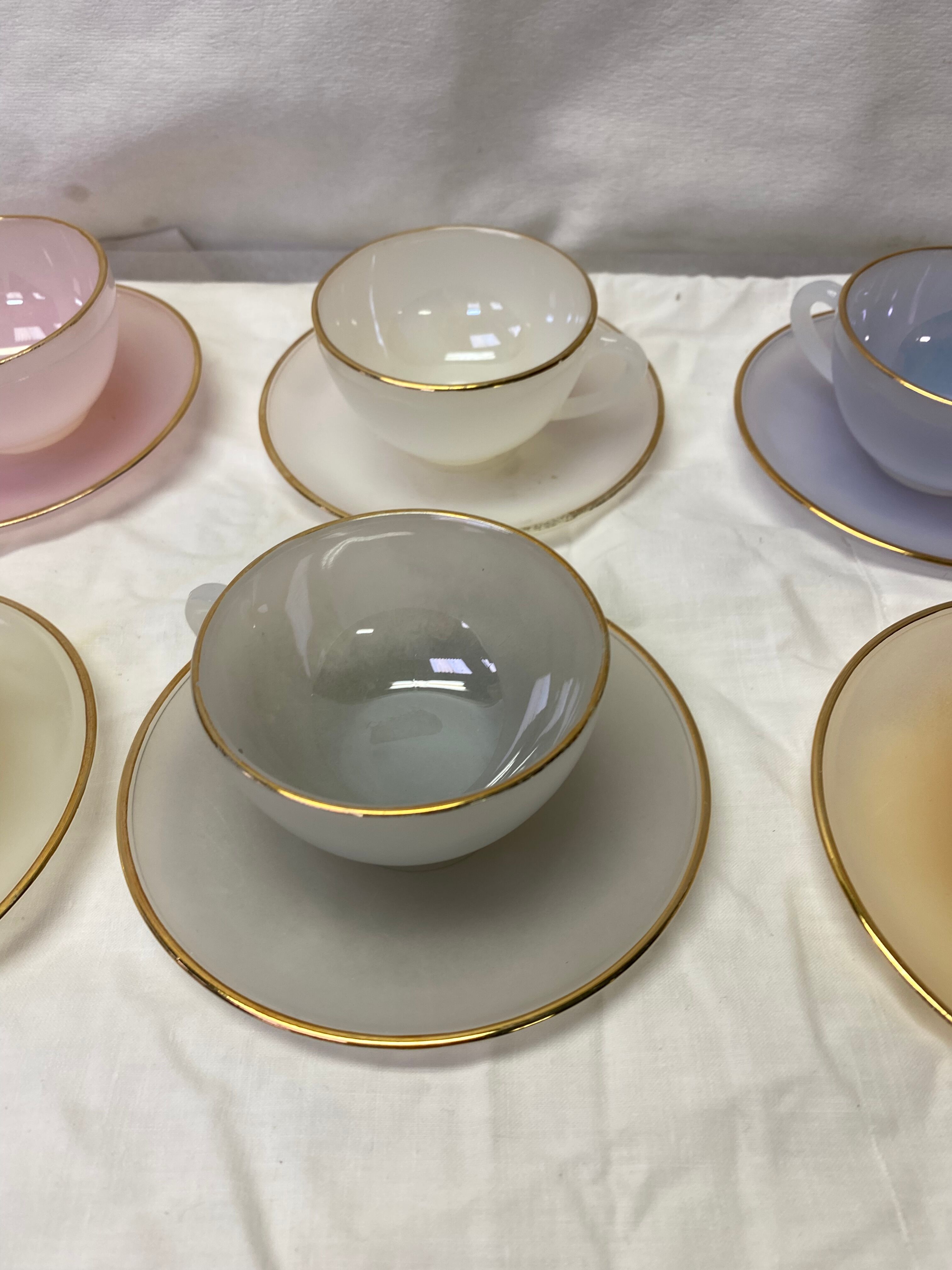 6 vintage cups in iridescent glass