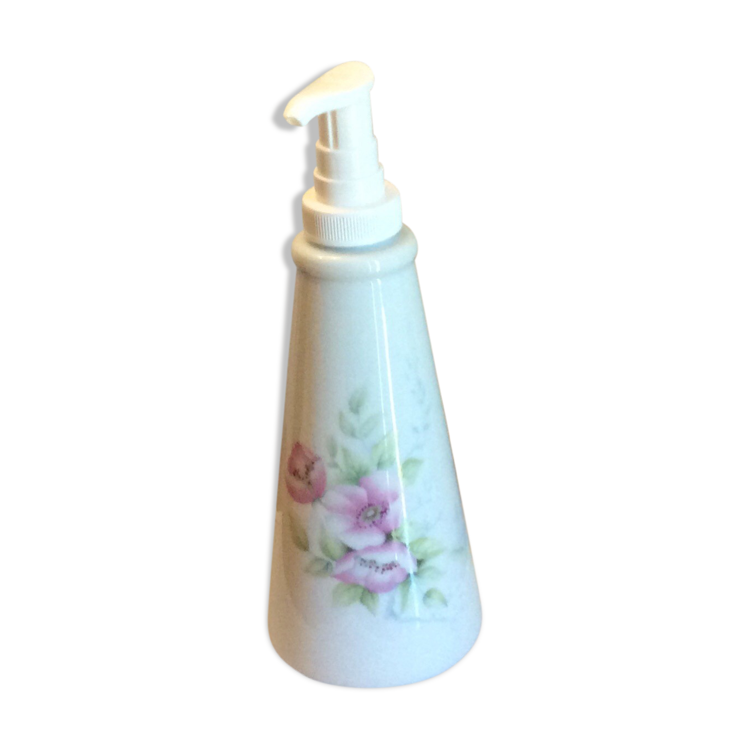 Porcelain liquid soap dispenser from the Lys Royal