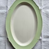 Oval serving dish in earthenware.