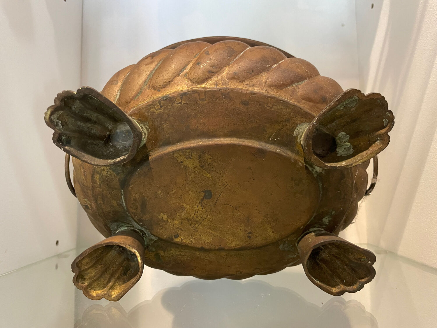 Copper planter with two lion heads, 17th-18th century