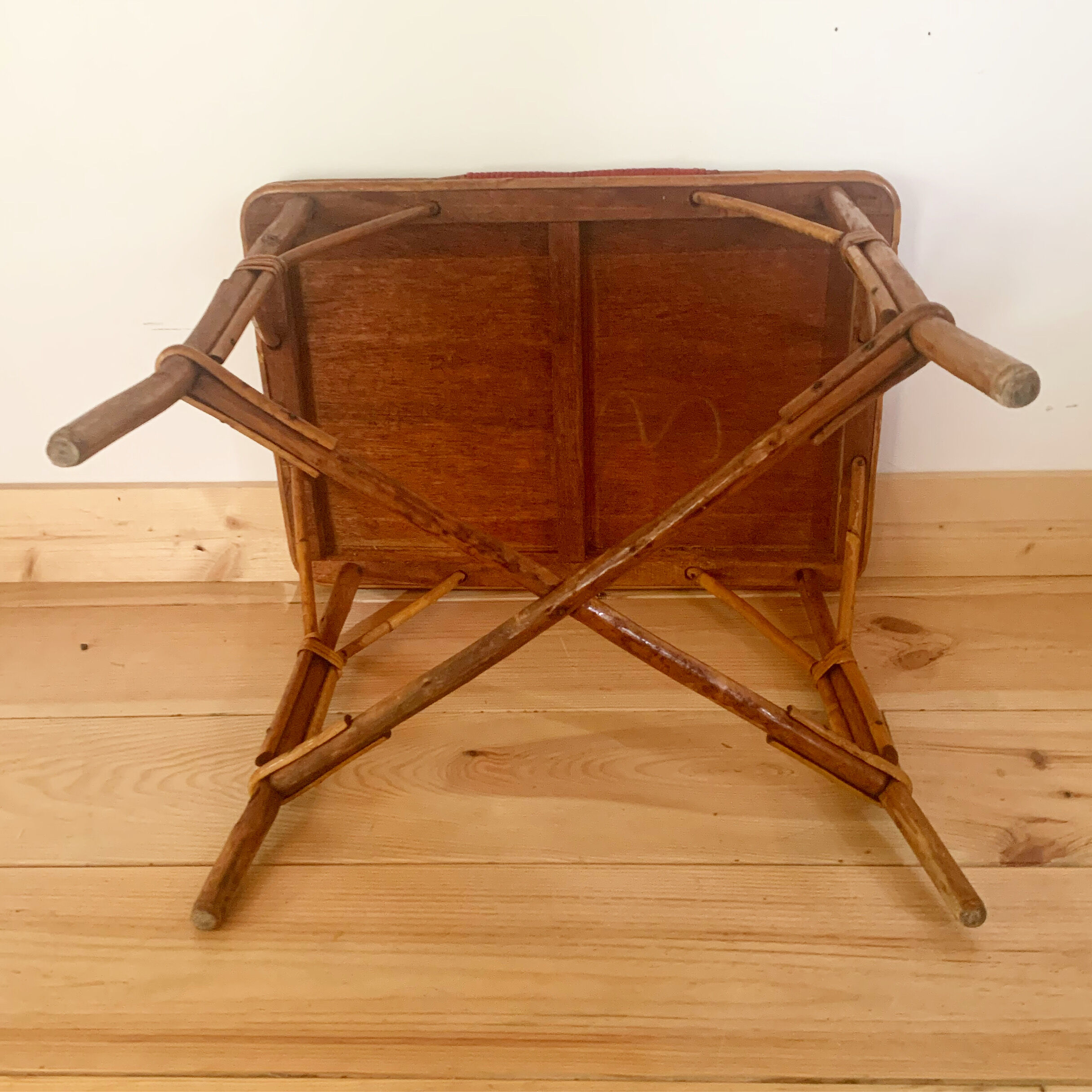 Table d’appoint des années 50
