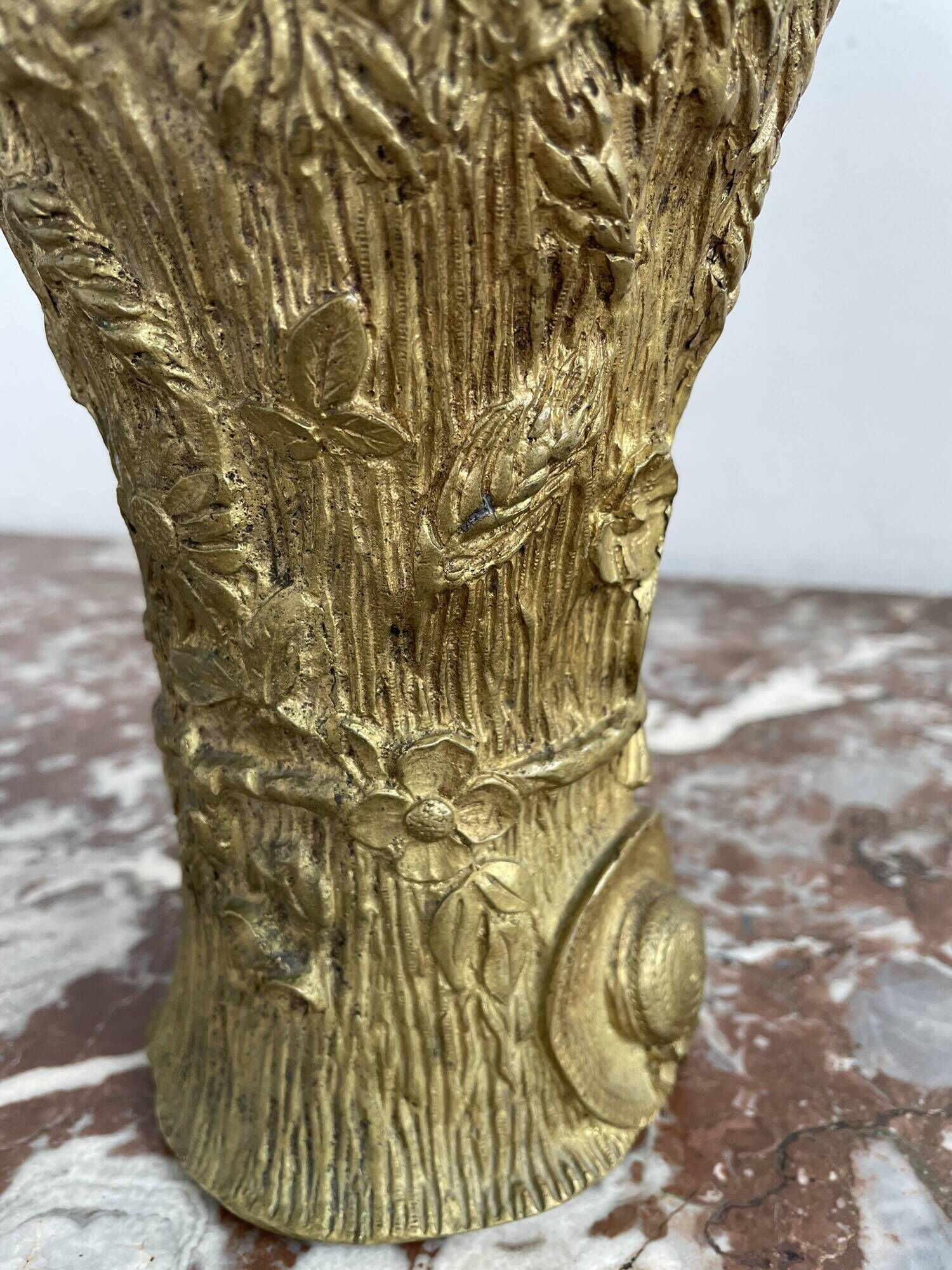 Pair of vases, solid bronze, gilded, early 20th century work, dove decoration, sheaf of wheat, art