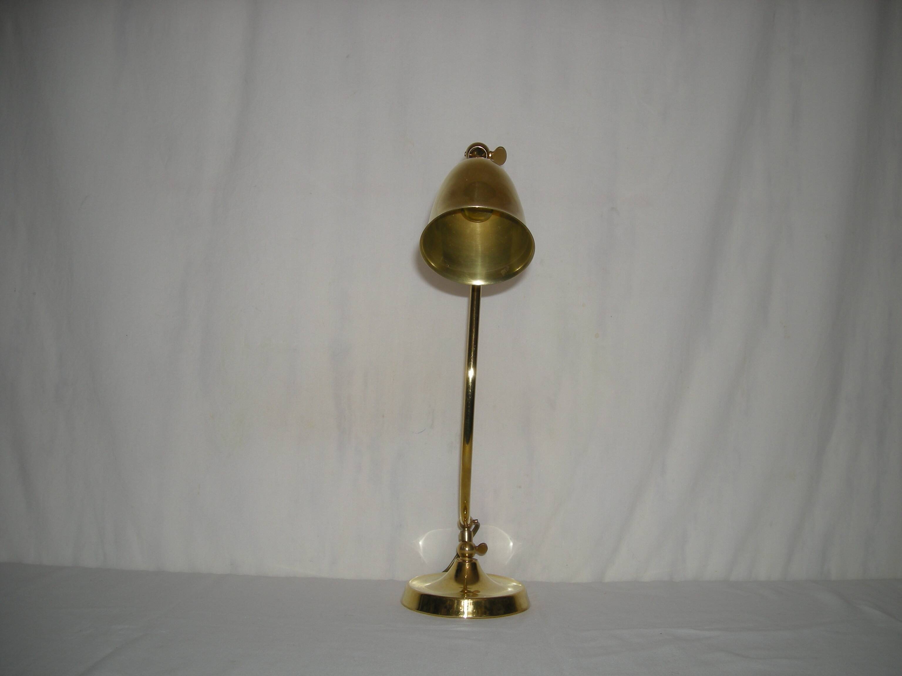 Desk lamp