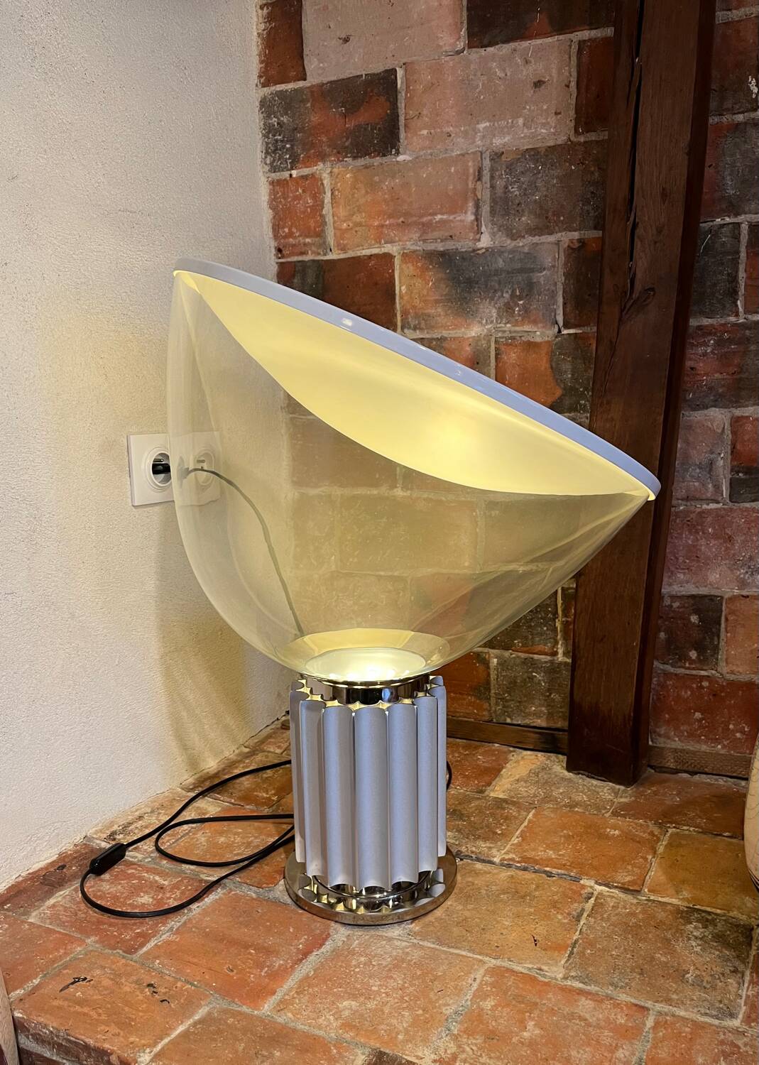 “Taccia” lamp, Castiglioni, Flos edition