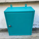 Metal medicine cabinet