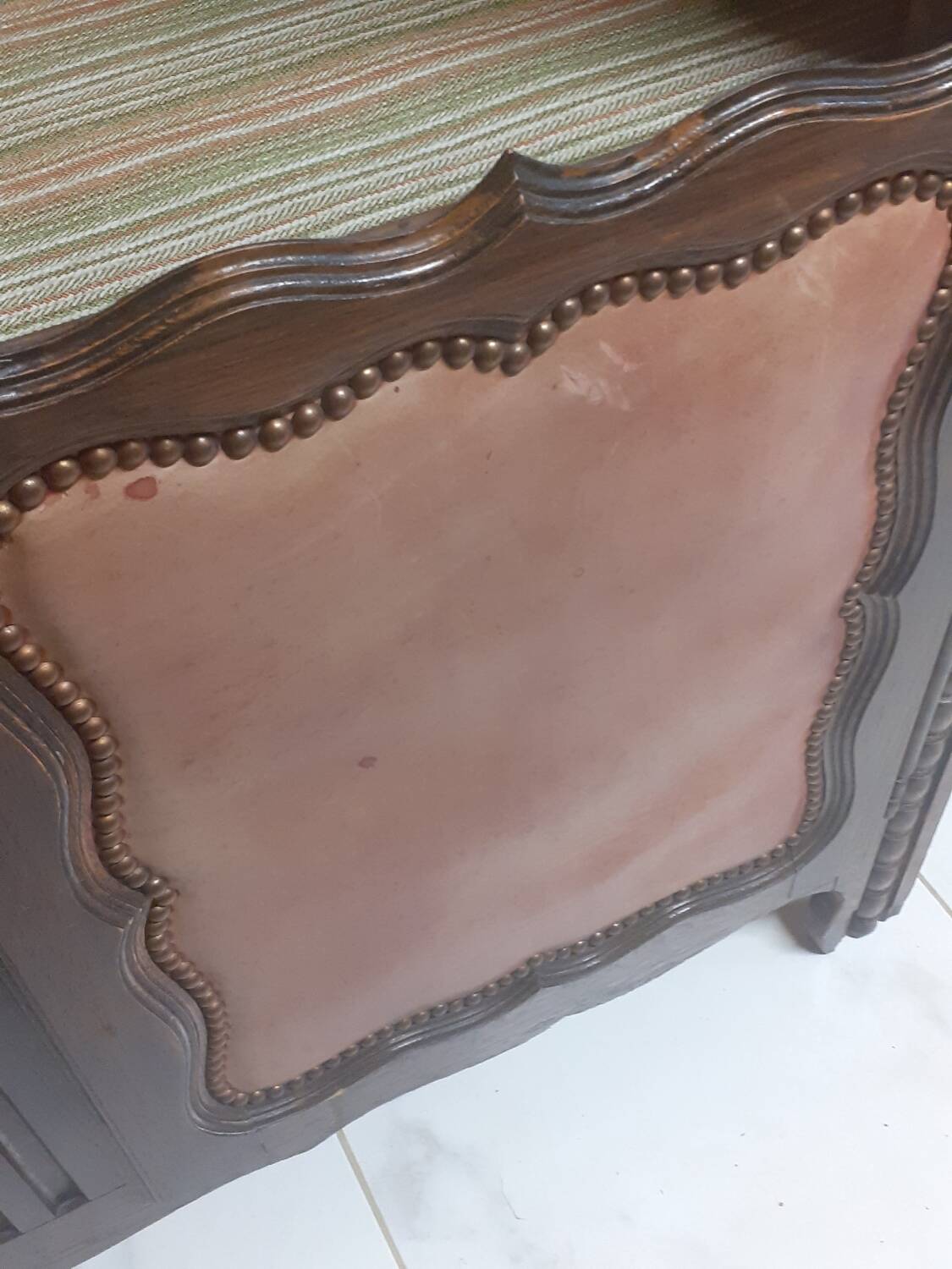 Glass cabinet/display cabinet/bookshelf