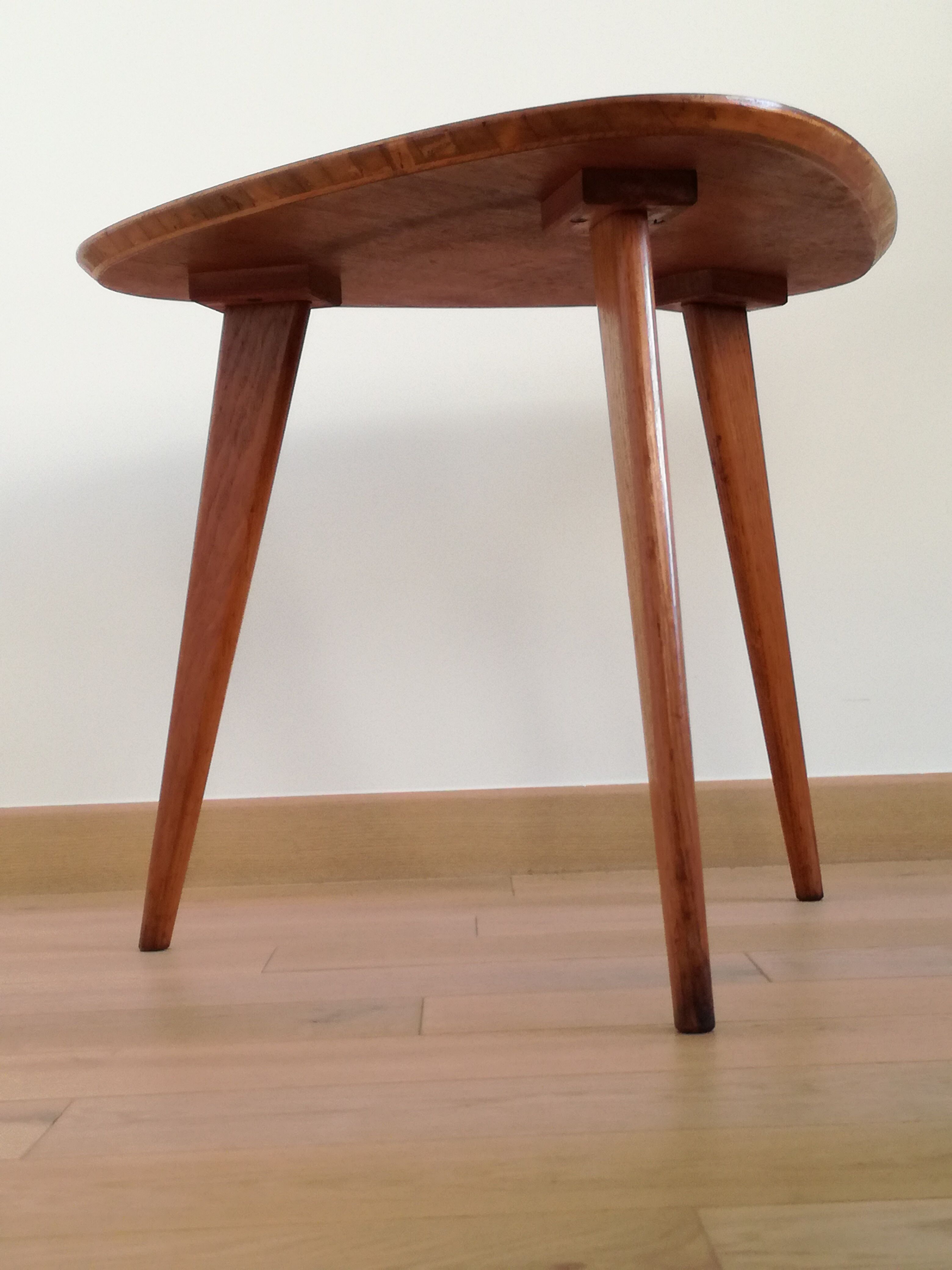Table basse tripode vintage