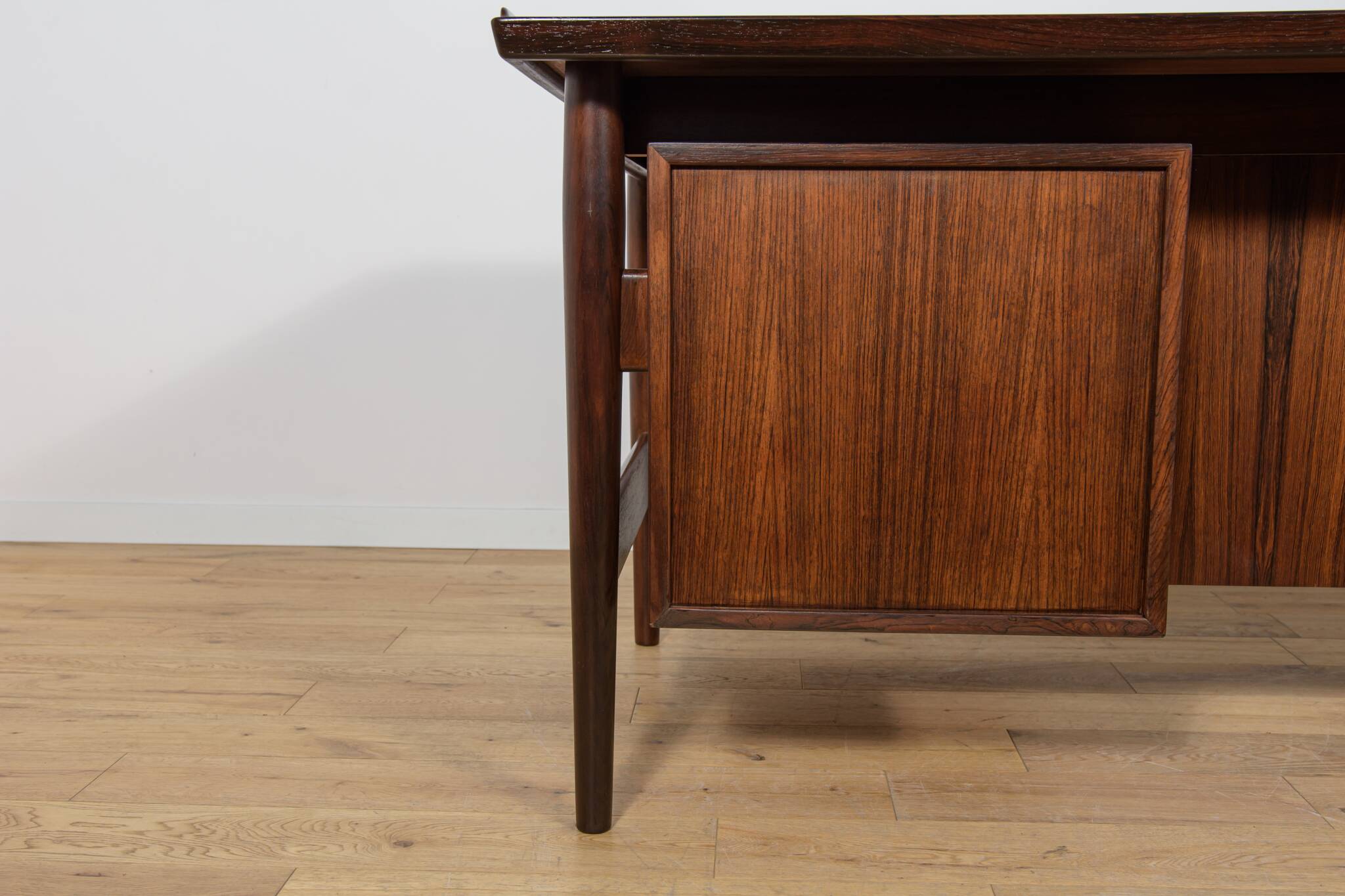 Mid-Century Rosewood Freestanding Desk Model 207 by Arne Vodder for Sibast,