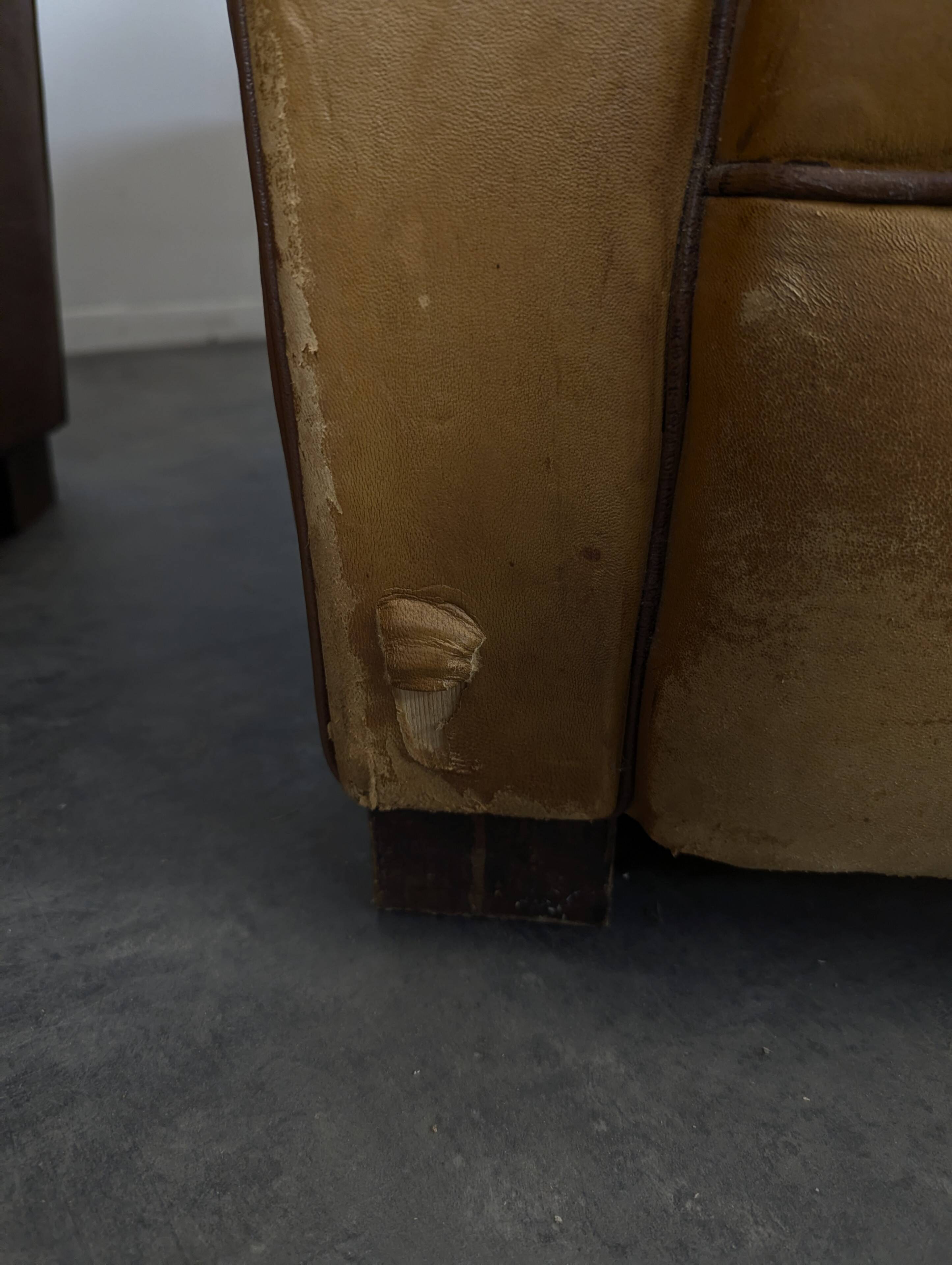 Paire de fauteuils club, années 30