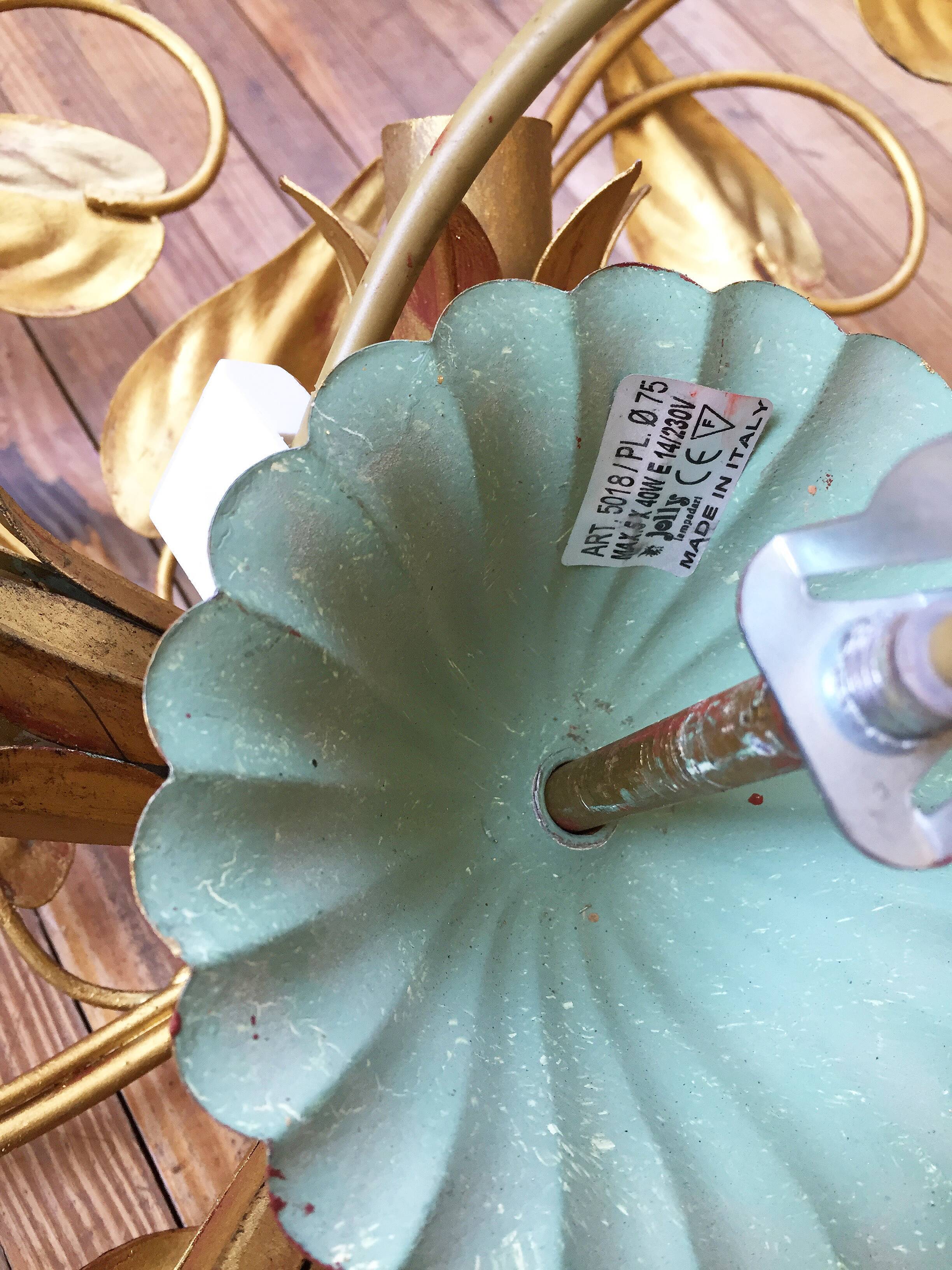 Flowery gold metal wall lamp