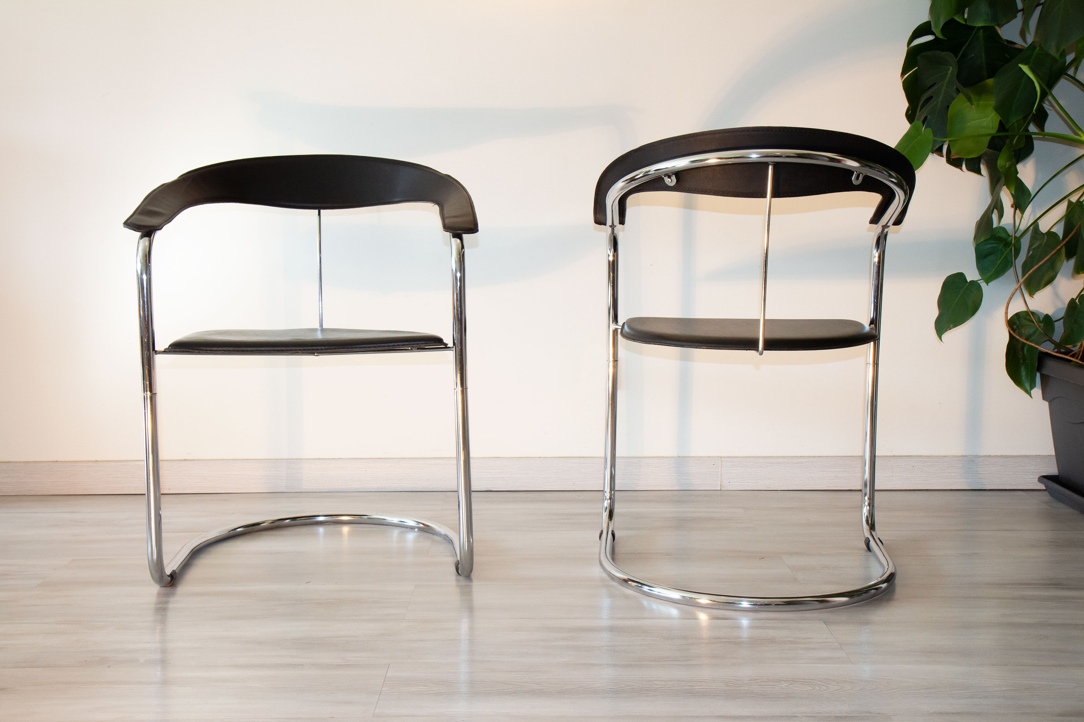 Pair of Bauhaus armchairs in leather and chrome, 70/80s