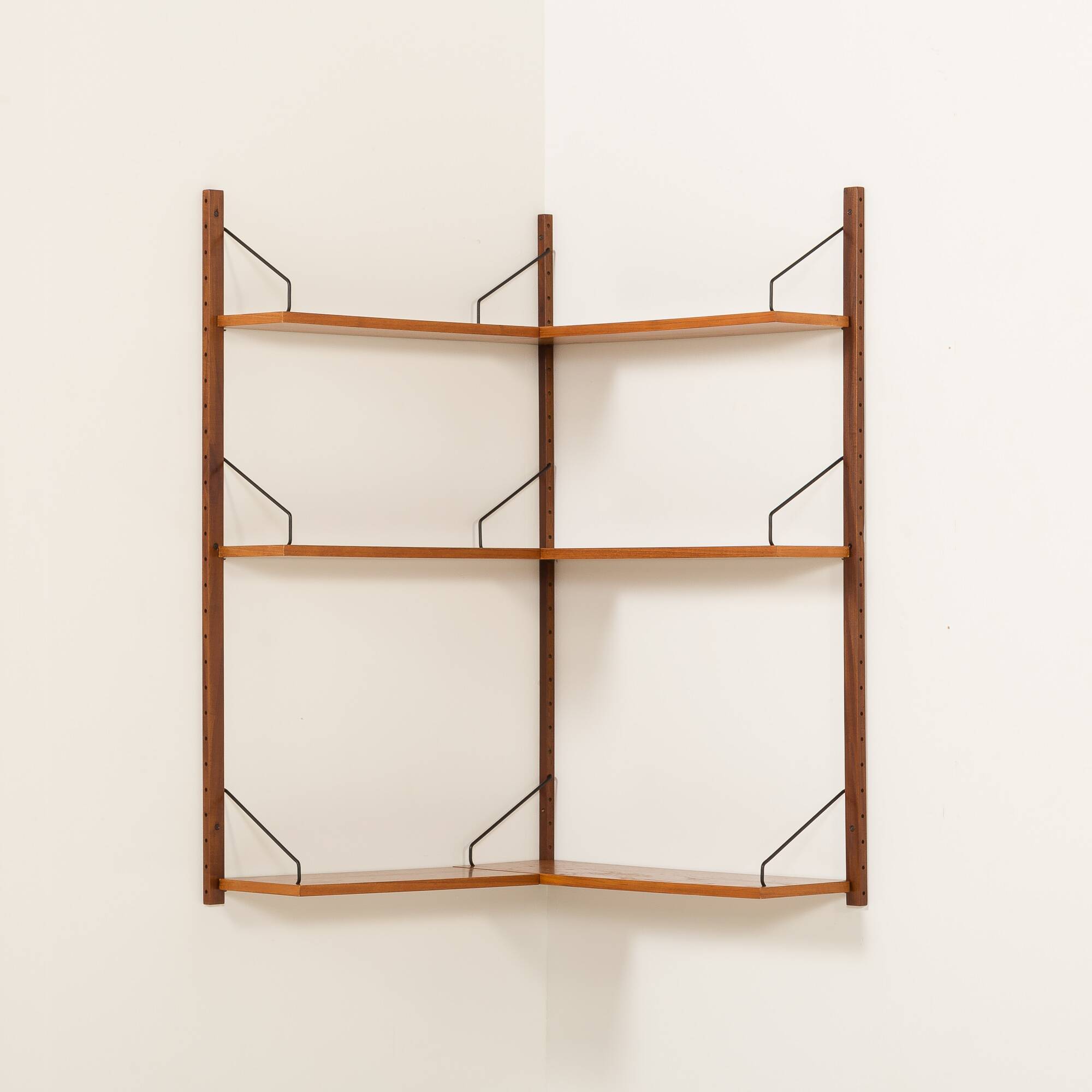 Poul Cadovius corner shelving unit for Cado, 1960s