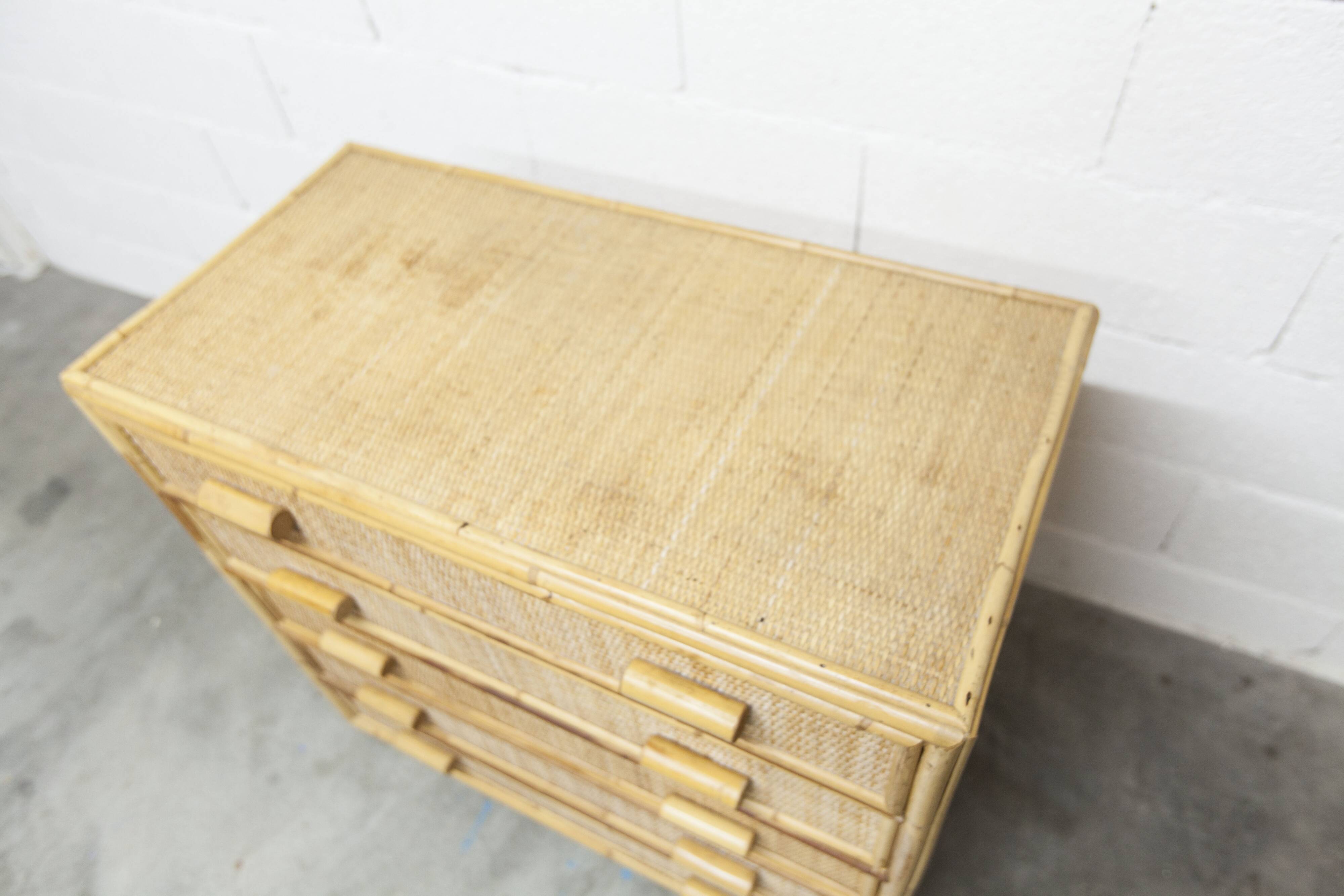 Rattan chest of drawers with 5 drawers from the 1970s.