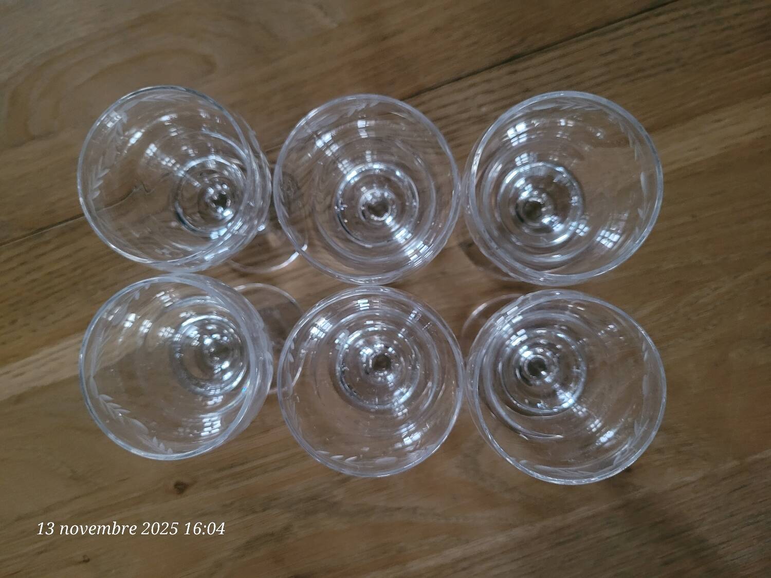 6 verres à pied anciens