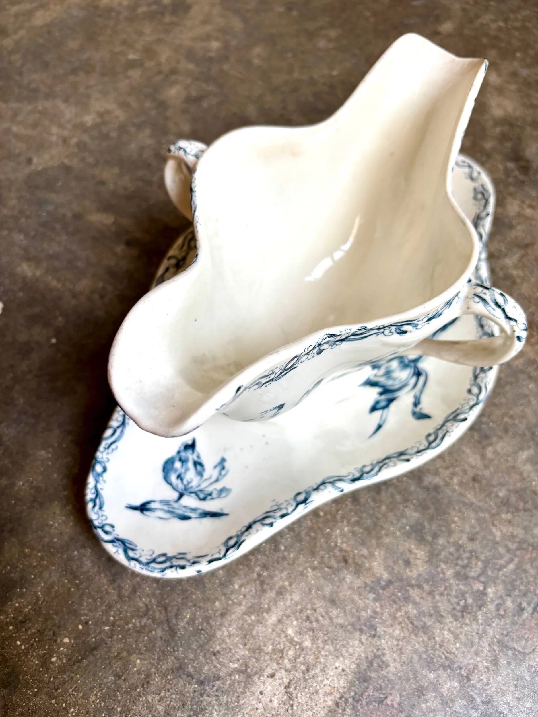 Lunéville sauce boat in blue ironstone, "Tulip" service.