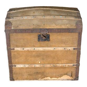 Wooden and metal trunk 1900