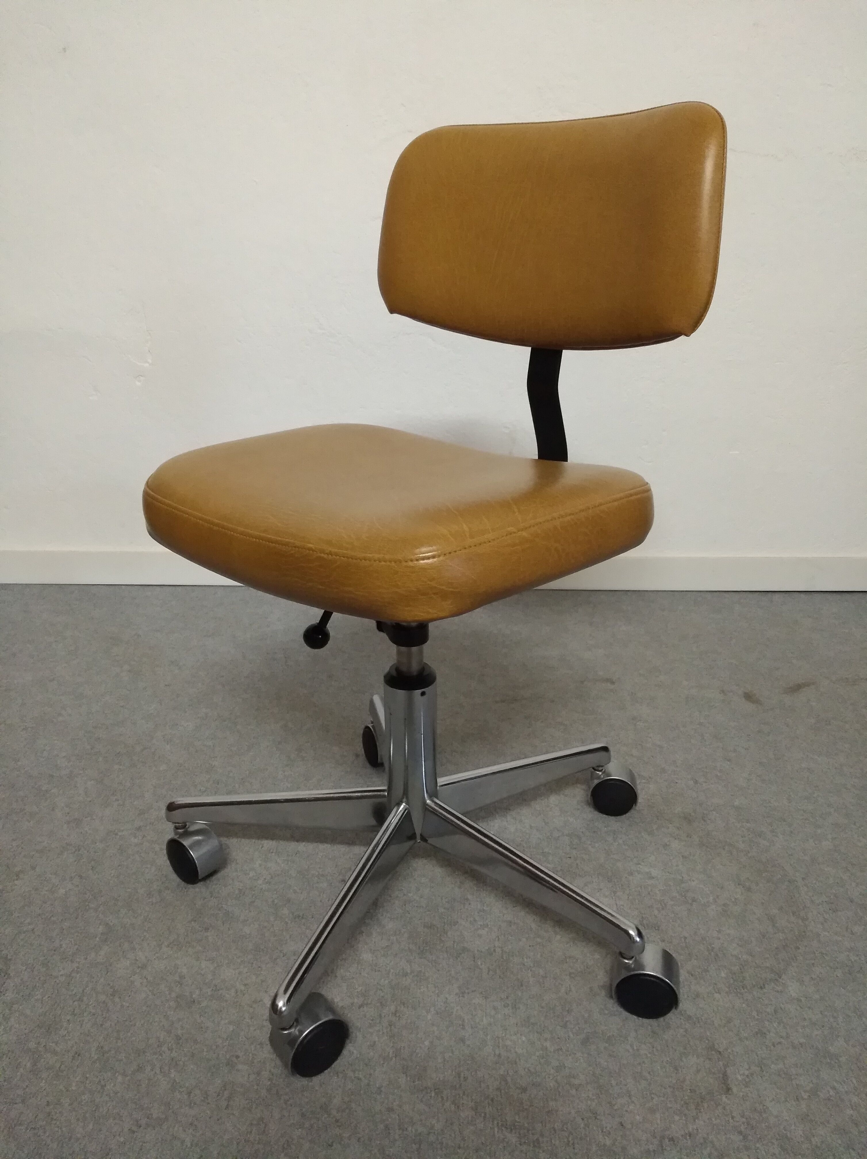 Chaise de bureau des années 60