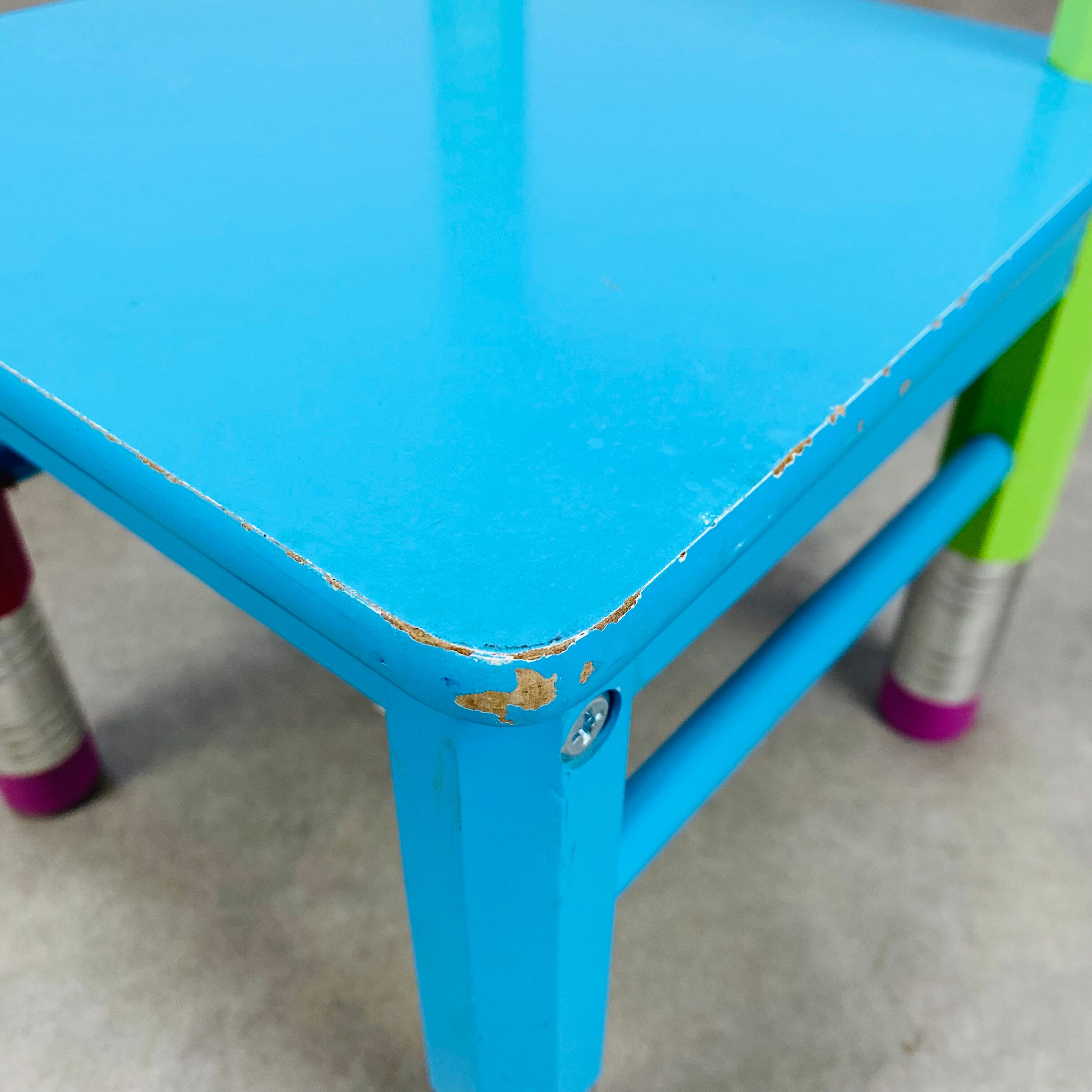 Pierre Sala desk and pencil chair for children
