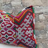 Magnifique coussin Kilim berbère vintage du Maroc