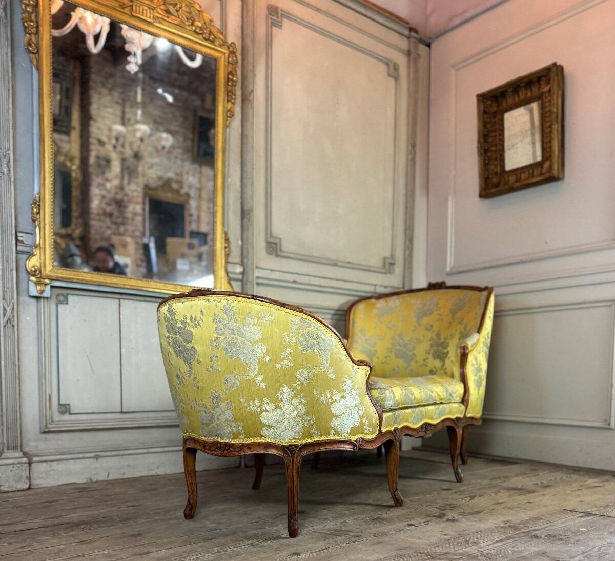 Duchess in Boat, Chaise Longue, Louis XV, Yellow Silk, 18th Century