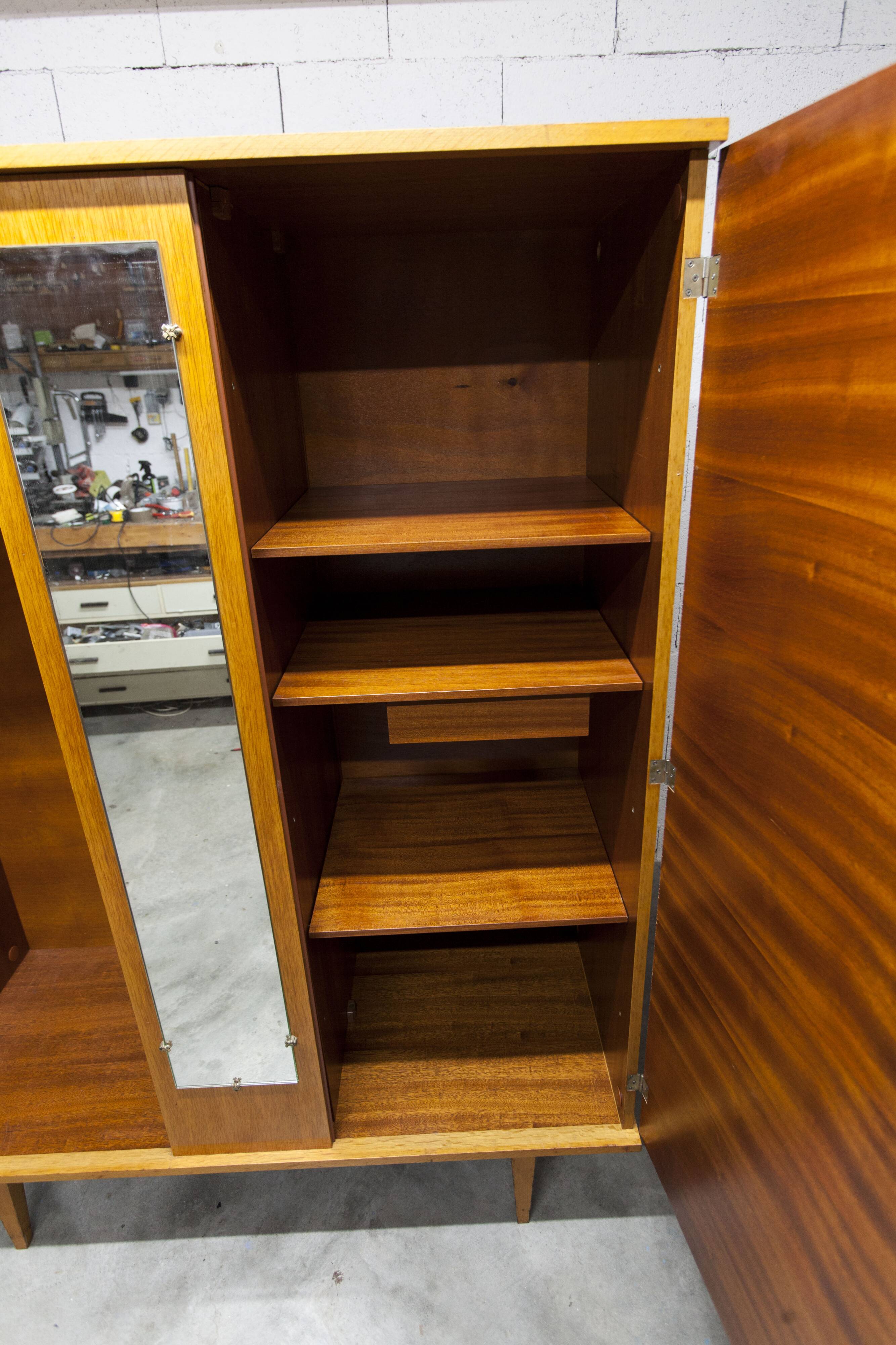 1970 Scandinavian wardrobe with shelves and mirror, 21x126, 2 doors.