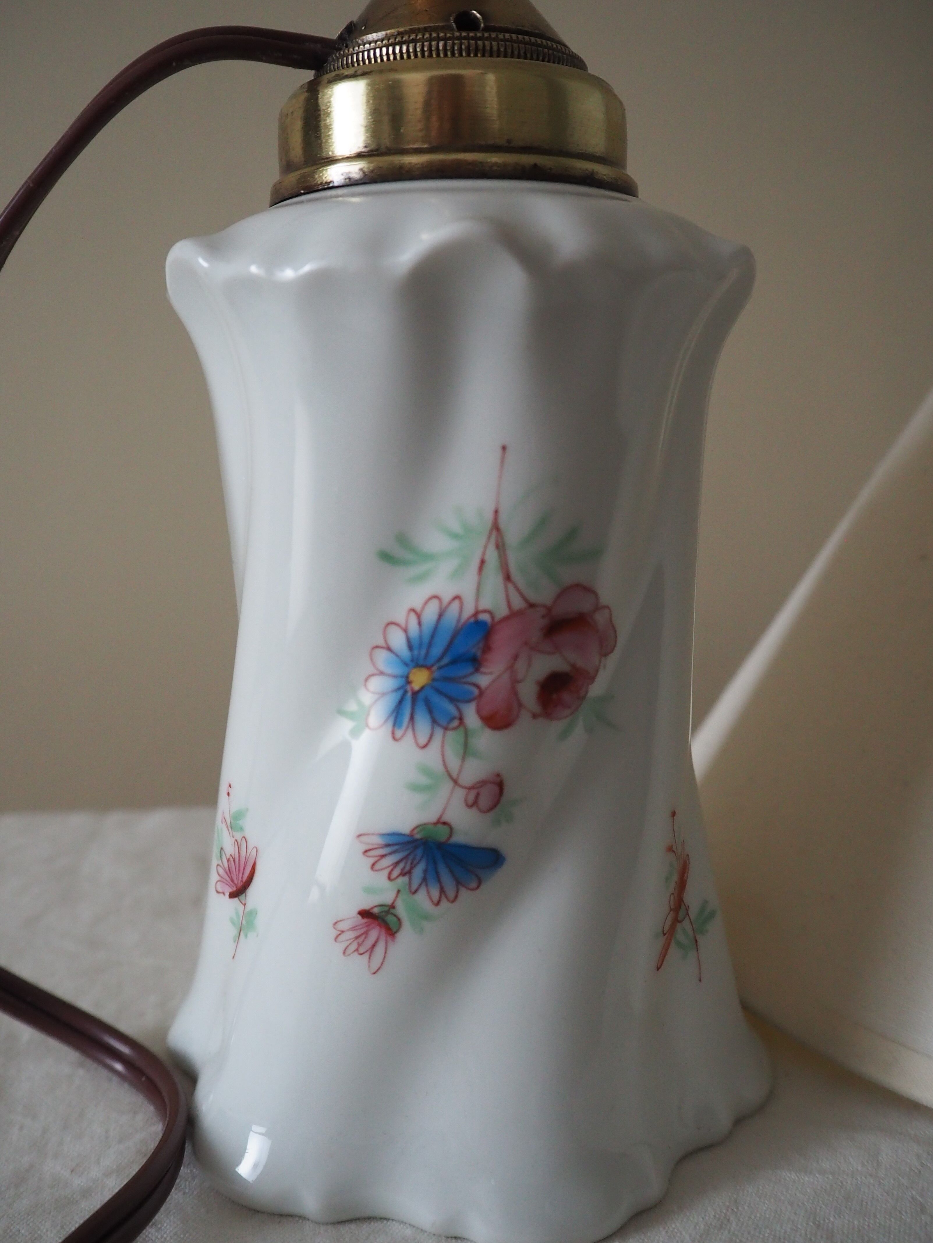 Table lamp in earthenware