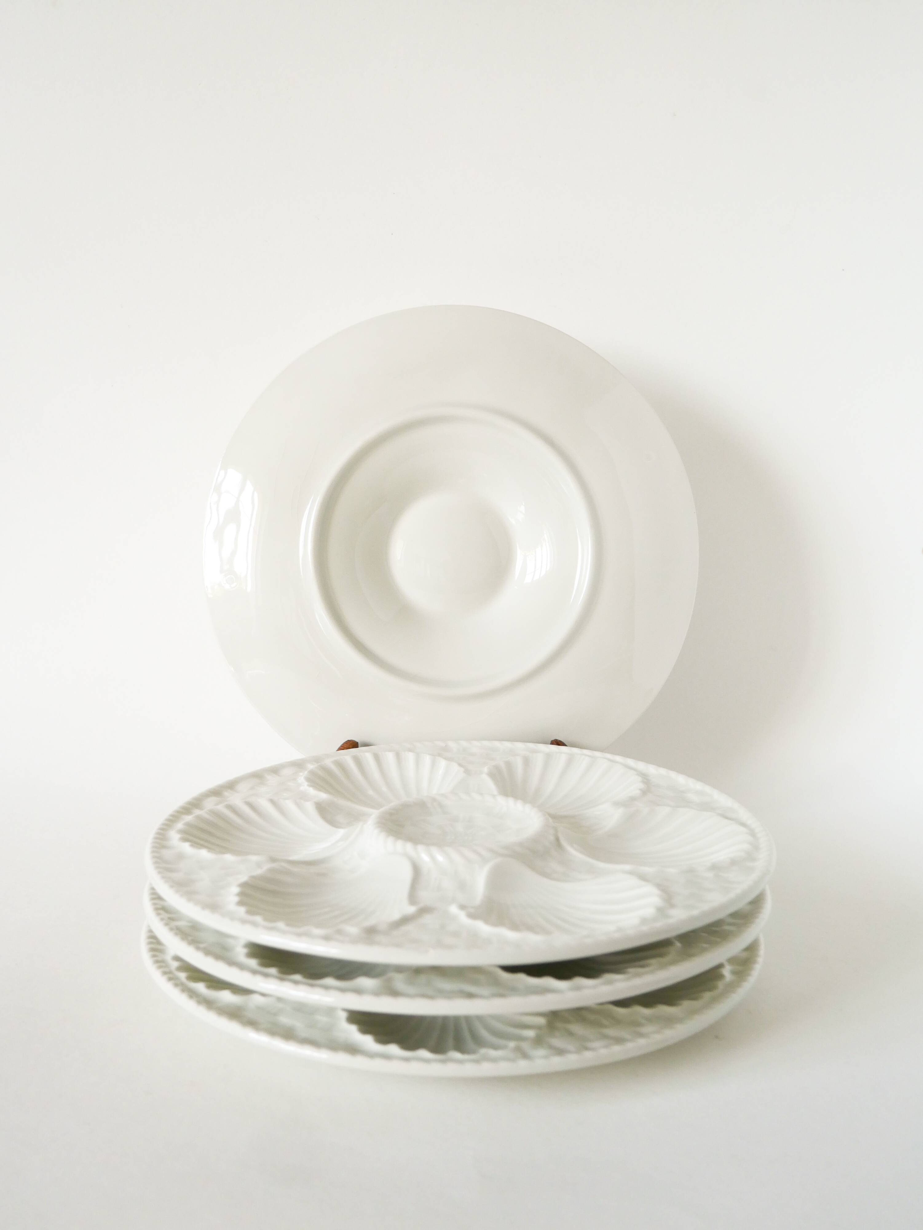 Set of 4 oyster plates in majolica, White, 1960