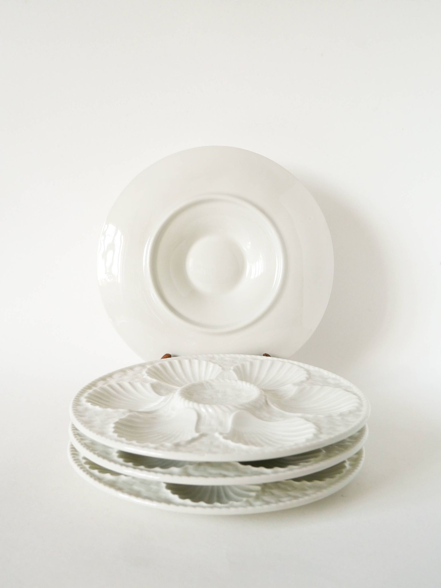 Set of 4 oyster plates in majolica, White, 1960
