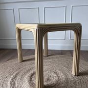 Table basse rotin doré