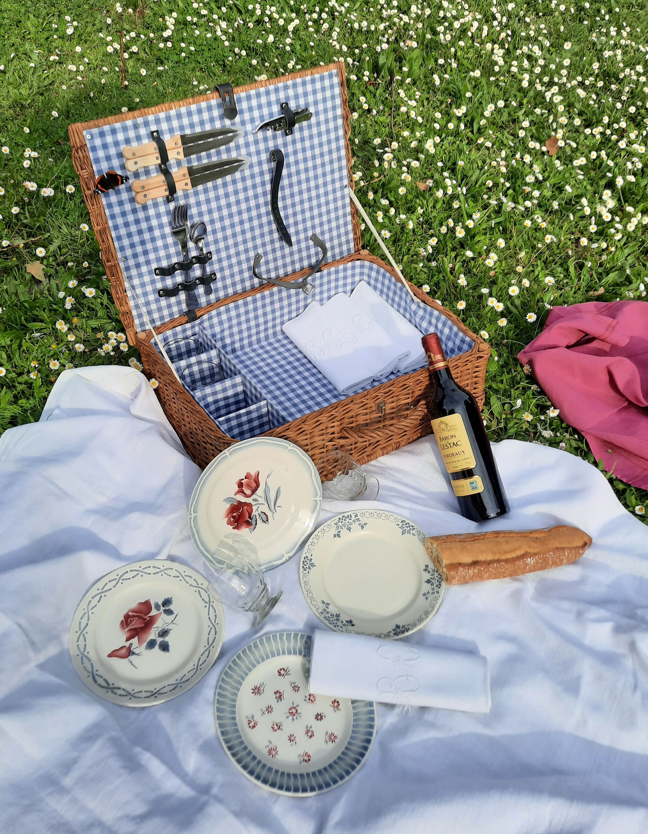 Vintage picnic basket