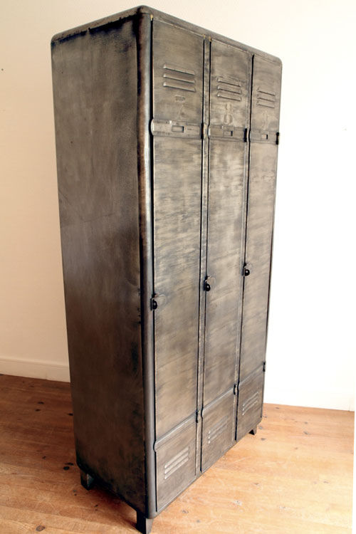 Industrial metal cloakroom 3 doors rounded corners