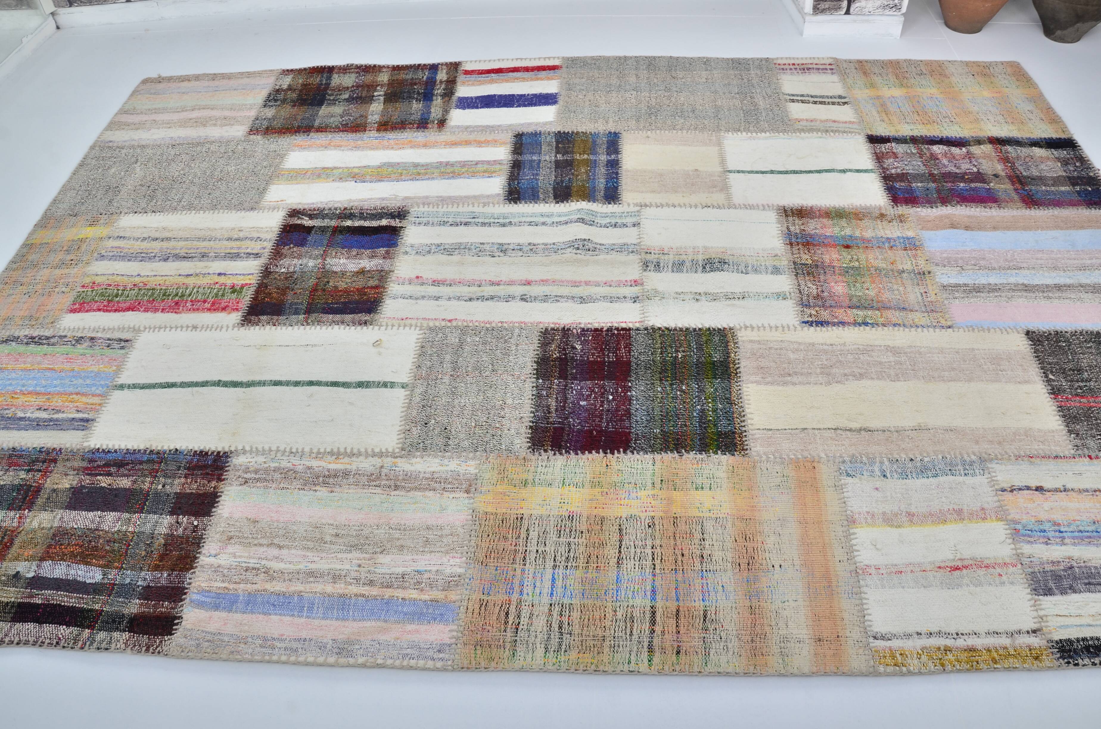 Vintage Turkish White Kilim Rug
