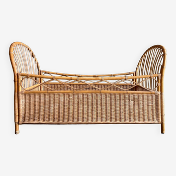 Baby rattan bed